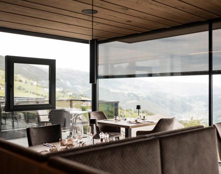 Projekt: Hotel Oberlechner PURVITA Meransen - Tip Top Fenster & Systeme - Türen, Verglasungen und Fenster im Glas