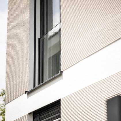 Projekt: Wohnbau München - Tip Top Fenster & Systeme - Fenster mit Raffstore und Absturzsicherung aus Südtirol