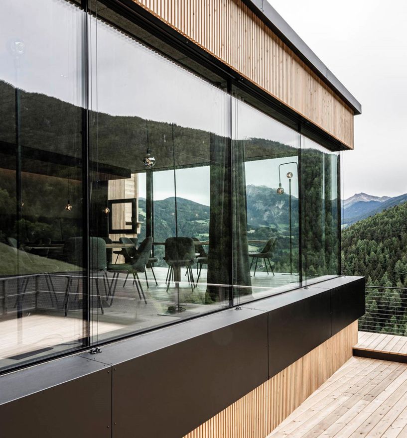 Projekt: Hotel Gnollhof Gufidaun - Tip Top Fenster & Systeme - Verglasungen und Beschattung ZIP, Fenster im Glas