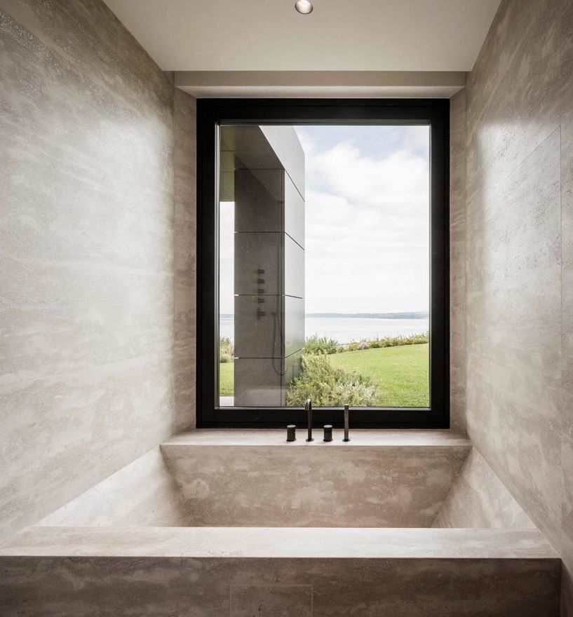 Projekt: Villa am Gardasee - Tip Top Fenster & Systeme - Verglasungen und Fenster aus Südtirol