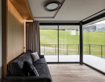 Projekt: Hotel Oberlechner PURVITA Meransen - Tip Top Fenster & Systeme - Türen, Verglasungen und Fenster im Glas