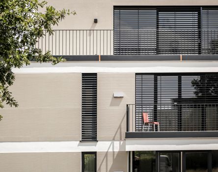 Projekt: Wohnbau München - Tip Top Fenster & Systeme - Fenster mit Raffstore aus Südtirol