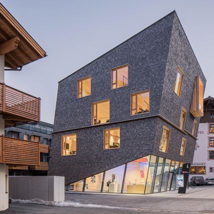 Projekt: Bürogebäude Ötztal Tourismus - Tip Top Fenster & Systeme - Verglasungen und Fenster aus Südtirol