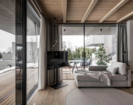Projekt: Hotel Viertlerhof Hafling - Tip Top Fenster & Systeme - Hebe-Schiebetüren und Verglasungen aus Südtirol