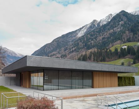 Projekt: Saunazentrum St. Martin Passeier - Tip Top Fenster & Systeme - Verglasungen, Fenster und Türen aus Südtirol