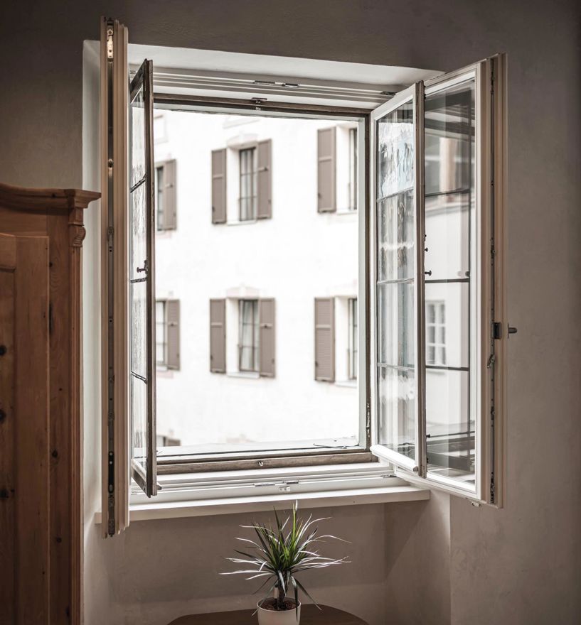 Projekt: Altbausanierung Freyenthurn - Tip Top Fenster & Systeme - Fenster mit Jalousien aus Südtirol
