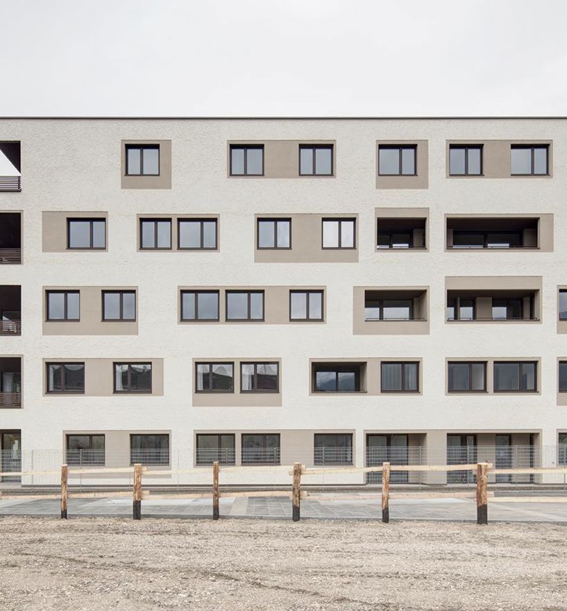 Projekt: Wohnbau Bruneck - Tip Top Fenster & Systeme - Fenster und Beschattungssysteme aus Südtirol