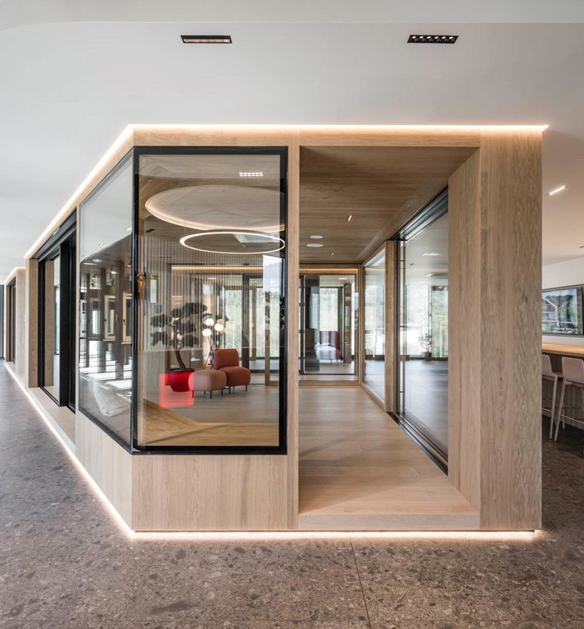 showroom-vahrn-interior-tower-c-hannes-niederkofler-web-8670