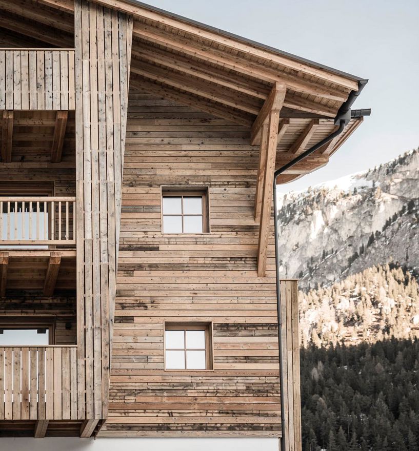 Projekt: Wohnhaus Gröden - Tip Top Fenster & Systeme - Türen und Fenster mit Sprossen aus Südtirol
