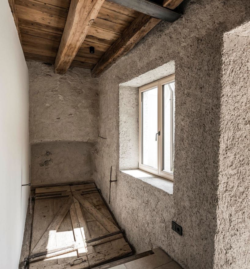 Projekt: Altbausanierung Tramin - Tip Top Fenster & Systeme - Türen und Fenster mit Jalousien aus Südtirol