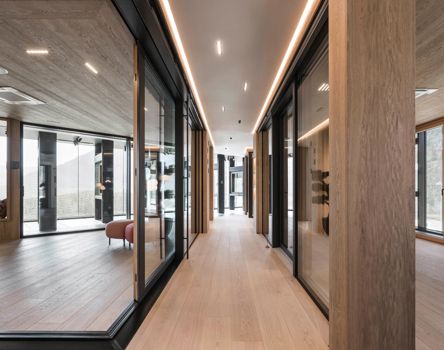 showroom-vahrn-interior-tower-c-hannes-niederkofler-web-8614