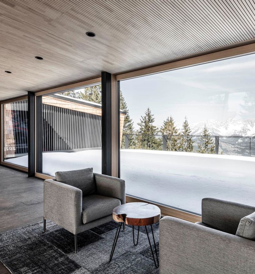 Projekt: Starthaus am Hahnenkamm Kitzbühel - Tip Top Fenster & Systeme - Hebe-Schiebetüren und Verglasungen aus Südtirol