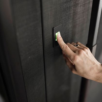 Porta d'ingresso con fingerscan