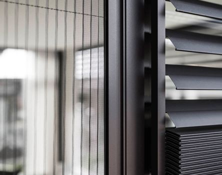 Projekt: Wohnhaus Meransen - Tip Top Fenster & Systeme - Fenster und Beschattung