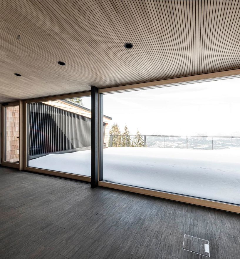 Projekt: Starthaus am Hahnenkamm Kitzbühel - Tip Top Fenster & Systeme - Hebe-Schiebetüren und Verglasungen aus Südtirol