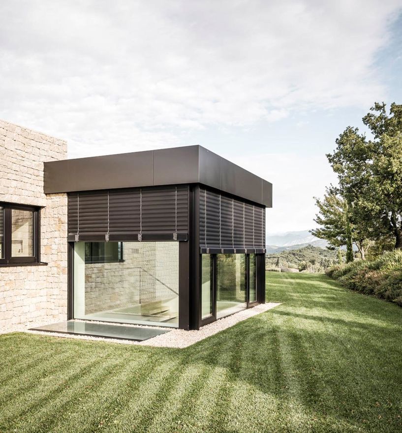 Projekt: Villa am Gardasee - Tip Top Fenster & Systeme - Verglasungen und Fenster aus Südtirol