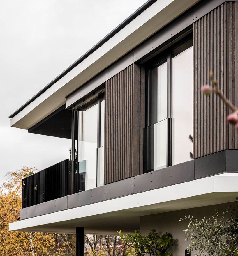 Finestre in legno-alluminio Alutop Design 80 viste dall'esterno