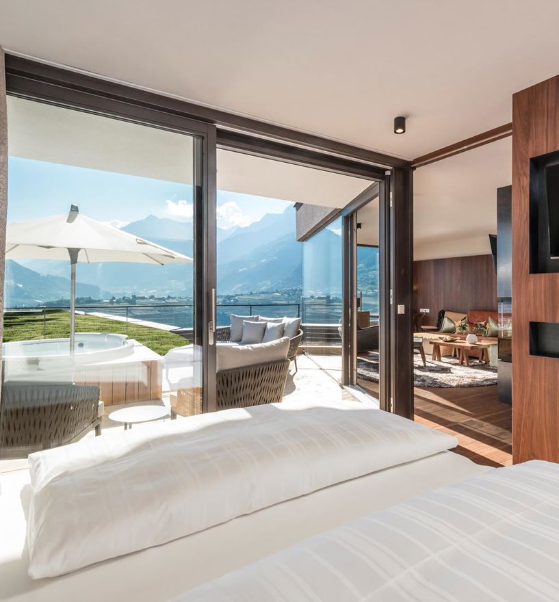 Projekt: Hotel Schwefelbad Schenna - Tip Top Fenster & Systeme - Fenster und Hebe-Schiebetüren aus Südtirol