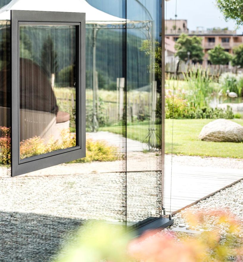 SpaProjekt: GenießerHotel Sonnenberg Meransen - Tip Top Fenster & Systeme - Verglasungen und Fenster im Glas Wellness Spa