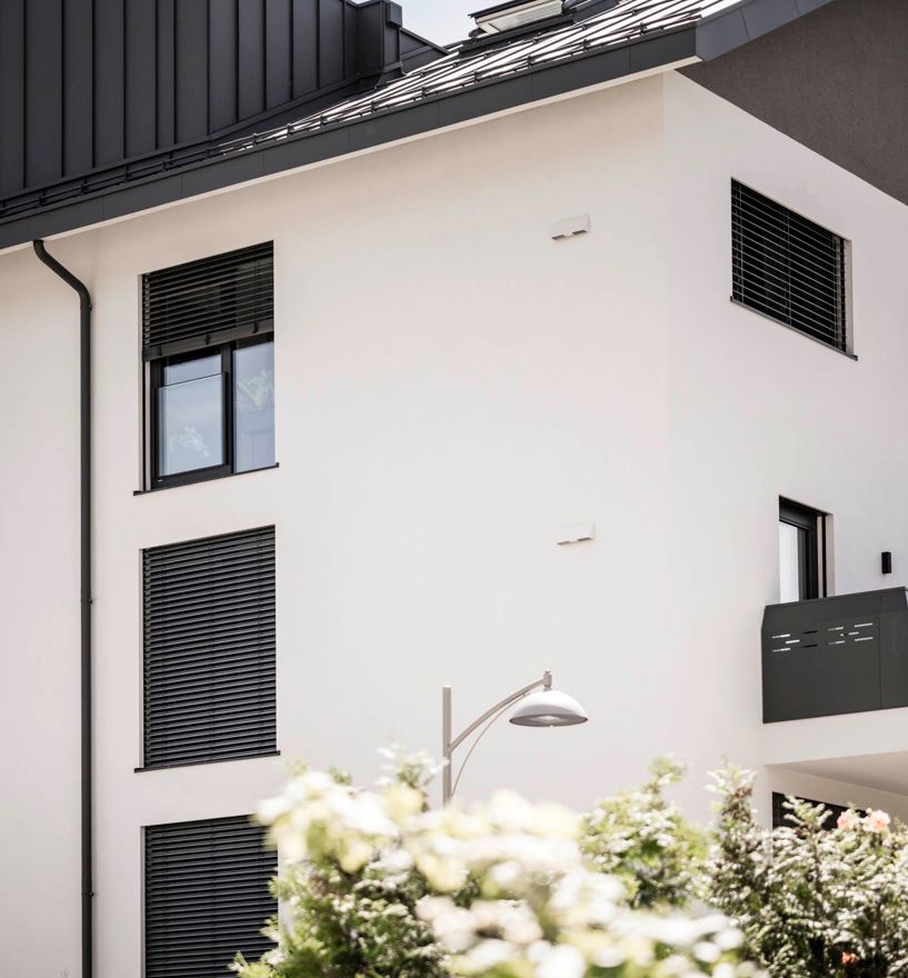 Projekt: Wohnhaus Bruneck - Tip Top Fenster & Systeme - Fenster, Verglasungen und Beschattungssysteme aus Südtirol