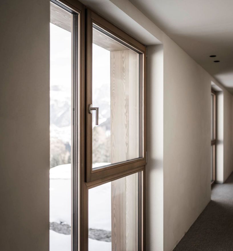 Ein Holzfenster mit Griff Amsterdam