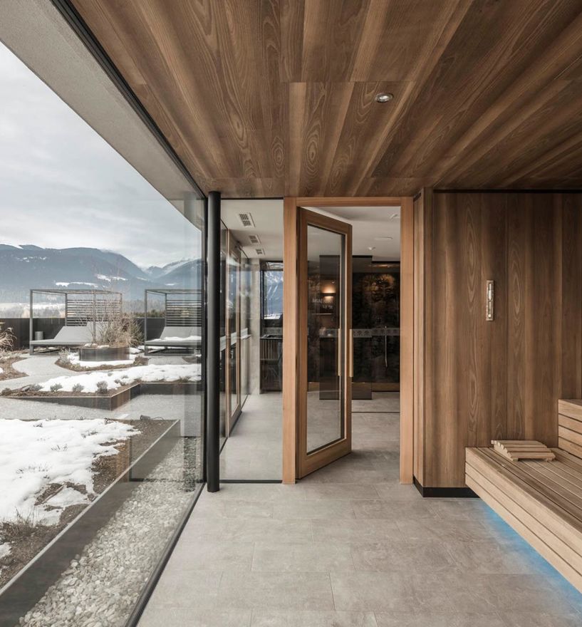 Projekt: Hotel Feldmessner Reischach - Tip Top Fenster & Systeme - Verglasung und Tür der Finnischen Sauna