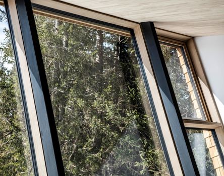Projekt: Starthaus am Hahnenkamm Kitzbühel - Tip Top Fenster & Systeme - Hebe-Schiebetüren und Verglasungen aus Südtirol