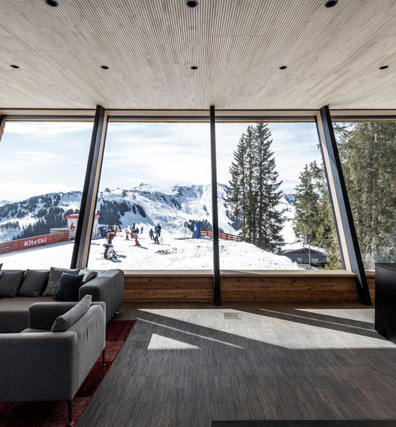 Projekt: Starthaus am Hahnenkamm Kitzbühel - Tip Top Fenster & Systeme - Hebe-Schiebetüren und Verglasungen aus Südtirol
