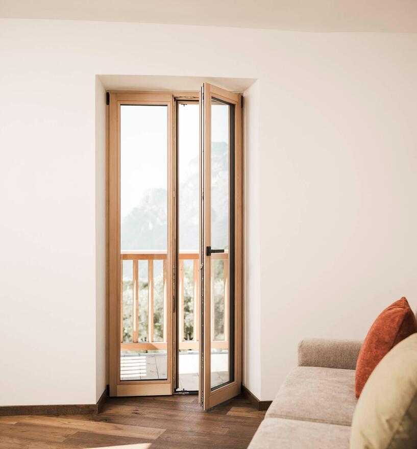 Holzfenster Topline 80 mit Dreifachverglasung Ug 0,60 im Rahmen der Denkmalsanierung