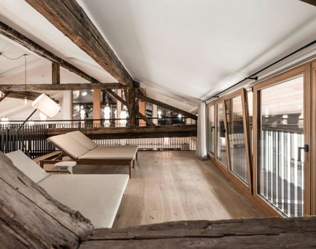 Fenster im Wellnessbereich