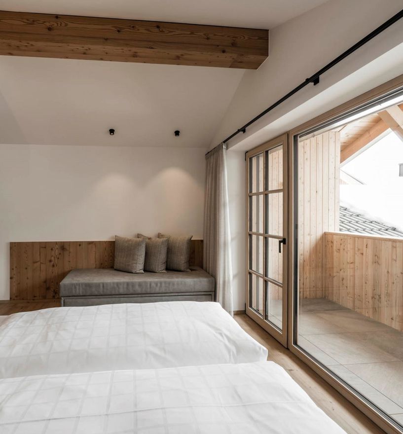 Projekt: Wieserhof Meransen - Tip Top Fenster & Systeme - Verglasungen und Türen mit Sprossen und Raffstore