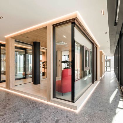 showroom-vahrn-interior-tower-c-hannes-niederkofler-web-8854