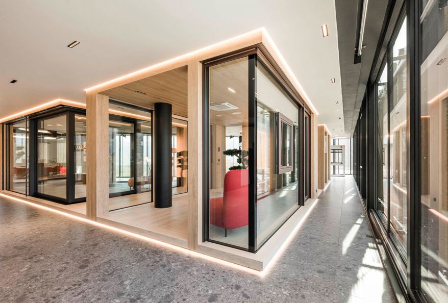 showroom-vahrn-interior-tower-c-hannes-niederkofler-web-8854