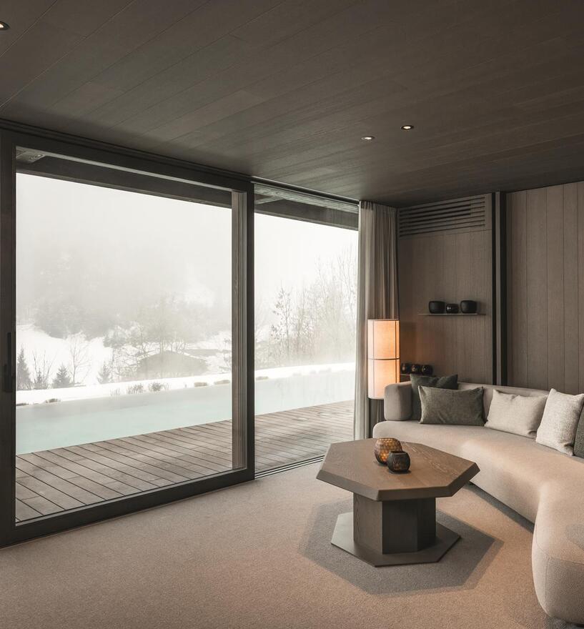 Holz-Aluminium-Fenster und Hebe-Schiebetüren in den Amonti Chalets, Mühlen in Taufers — Tip Top Fenster & Systeme