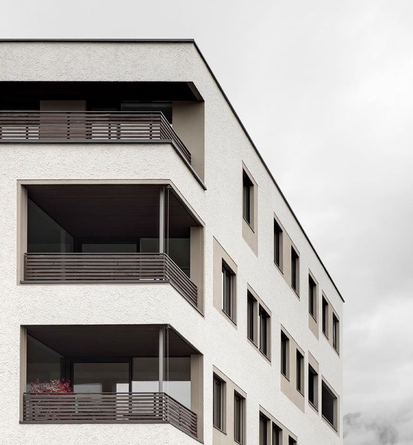 Projekt: Wohnbau Bruneck - Tip Top Fenster & Systeme - Fenster und Beschattungssysteme aus Südtirol