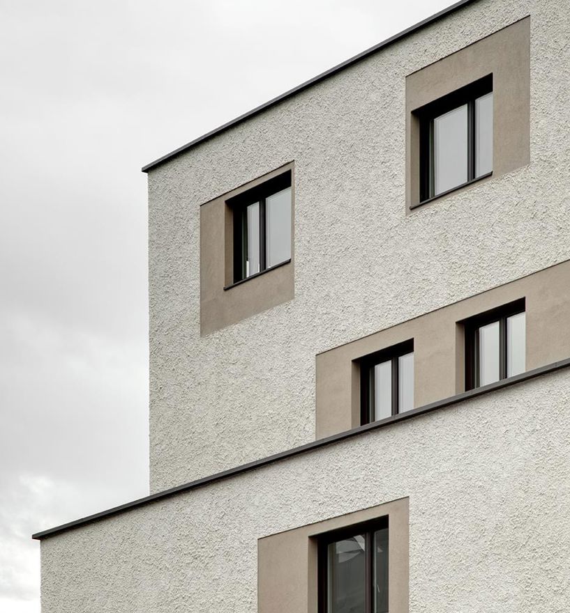 Projekt: Wohnbau Bruneck - Tip Top Fenster & Systeme - Fenster und Beschattungssysteme aus Südtirol