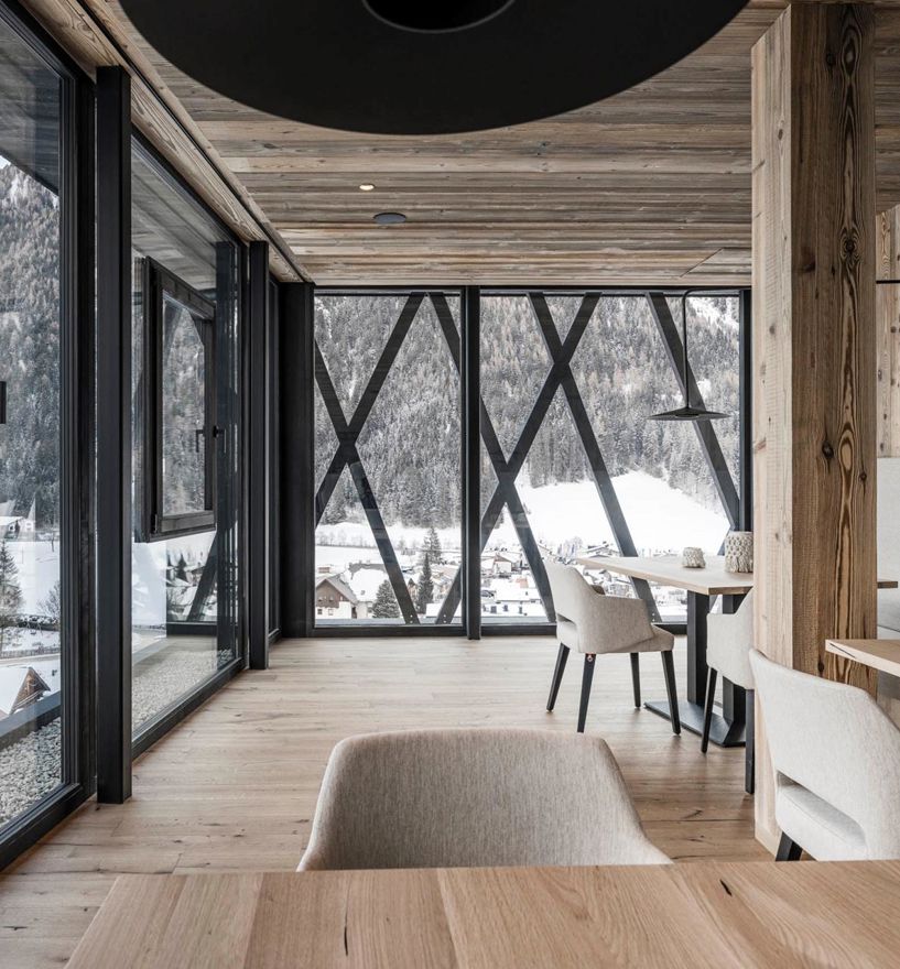Projekt: Amus Chalets Antholz - Tip Top Fenster & Systeme - Verglasungen und Fenster im Glas
