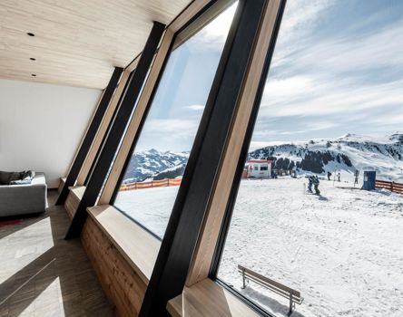 Projekt: Starthaus am Hahnenkamm Kitzbühel - Tip Top Fenster & Systeme - Hebe-Schiebetüren und Verglasungen aus Südtirol