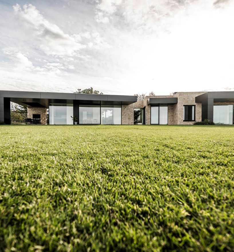 Projekt: Villa am Gardasee - Tip Top Fenster & Systeme - Verglasungen und Fenster aus Südtirol