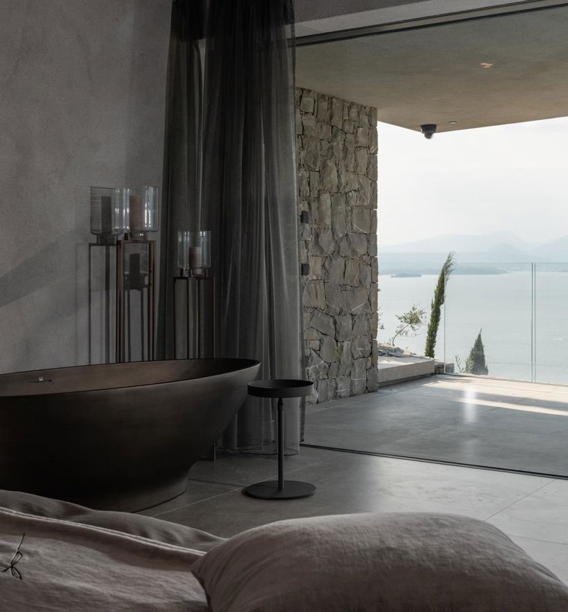 Projekt: Villa am Gardasee - Tip Top Fenster & Systeme - Fenster und Verglasungen aus Südtirol
