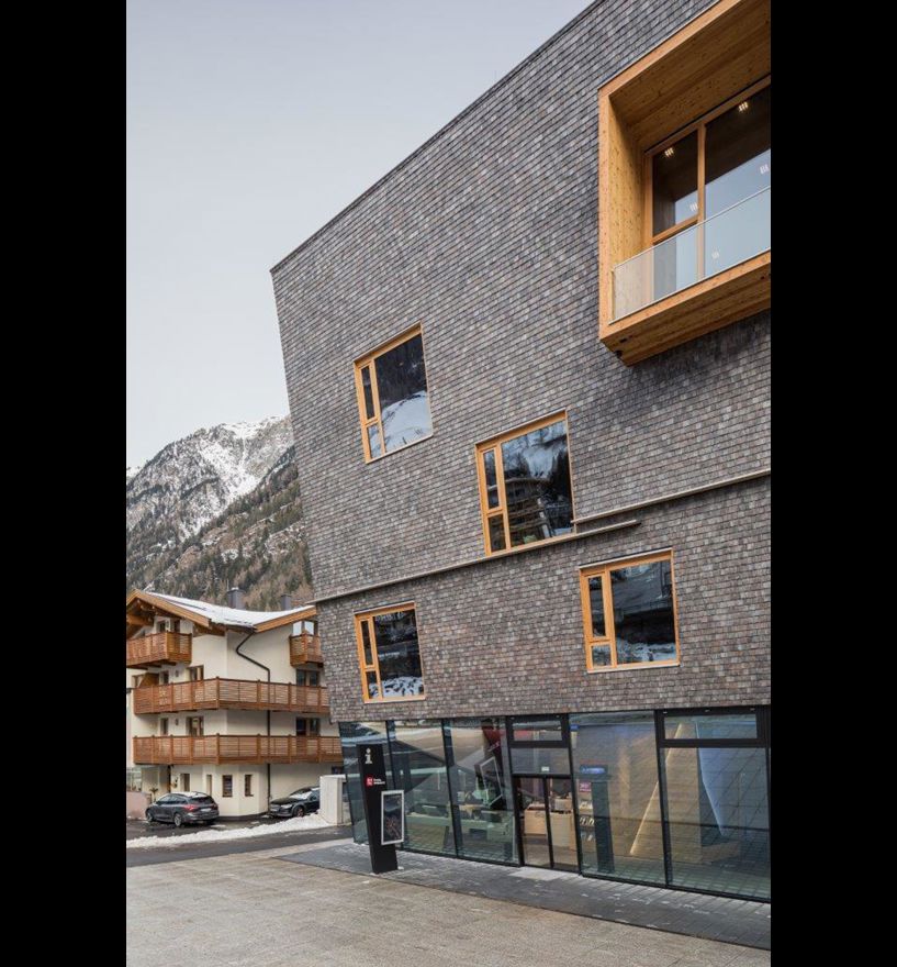 Projekt: Bürogebäude Ötztal Tourismus - Tip Top Fenster & Systeme - Verglasungen und Fenster aus Südtirol