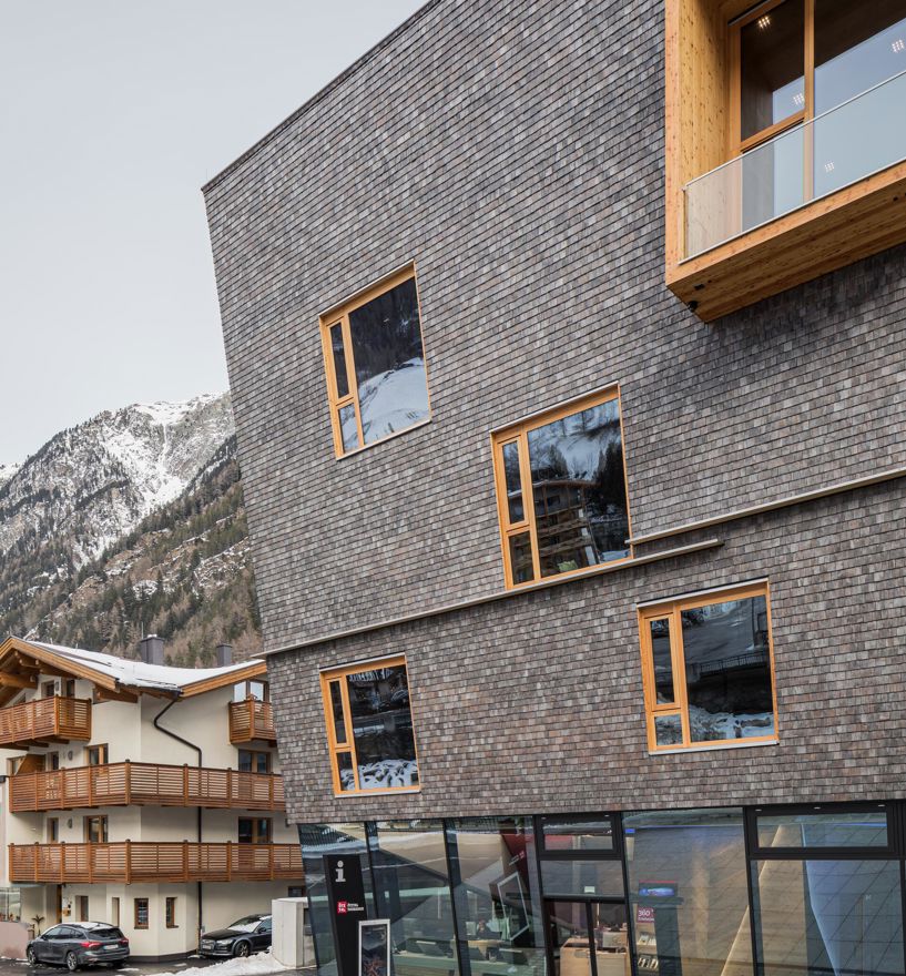 Projekt: Bürogebäude Ötztal Tourismus - Tip Top Fenster & Systeme - Verglasungen und Fenster aus Südtirol