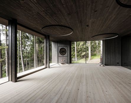 Yogaraum mit Panoramafenstern