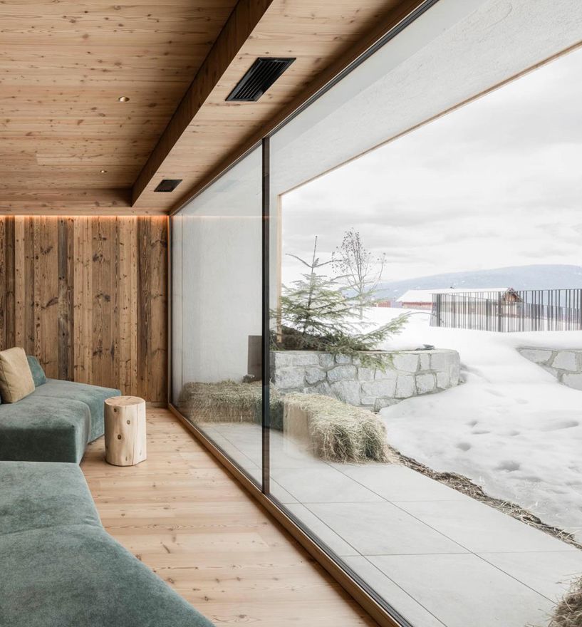 Projekt: Wieserhof Meransen - Tip Top Fenster & Systeme - Verglasungen und Türen mit Sprossen im Wellnessbereich