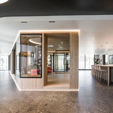 showroom-vahrn-interior-tower-c-hannes-niederkofler-web-8527