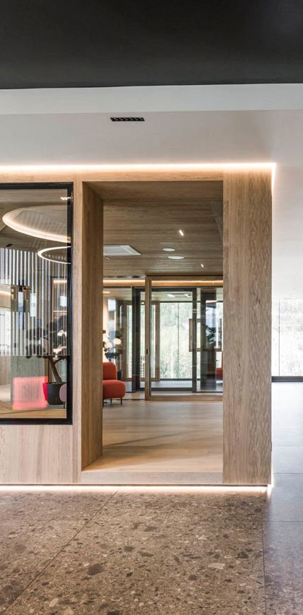 showroom-vahrn-interior-tower-c-hannes-niederkofler-web-8527