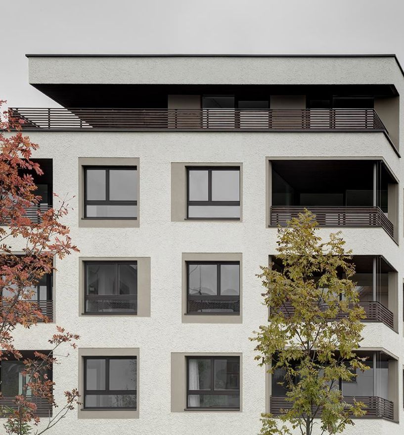 Projekt: Wohnbau Bruneck - Tip Top Fenster & Systeme - Fenster und Beschattungssysteme aus Südtirol
