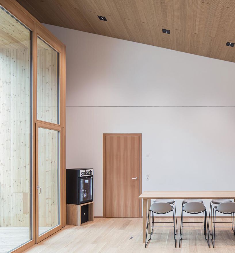 Projekt: Bürogebäude Ötztal Tourismus - Tip Top Fenster & Systeme - Verglasungen und Fenster aus Südtirol