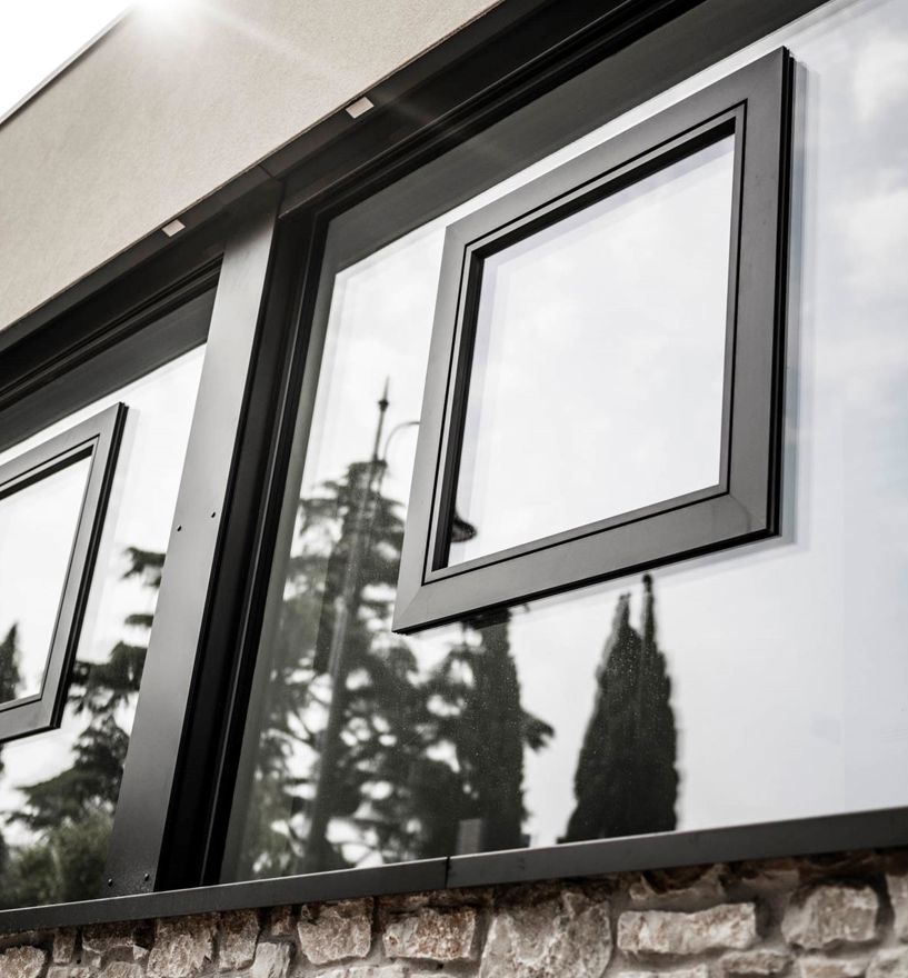 Projekt: Arch. Guido Mosca Torri del Benaco - Tip Top Fenster & Systeme - Verglasungen und Fenster im Glas aus Südtirol