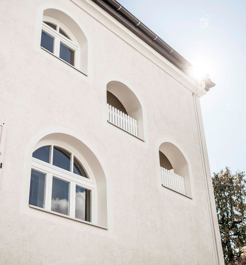Projekt: Wohnhaus Meran - Tip Top Fenster & Systeme - Türen und Fenster mit Sprossen aus Südtirol